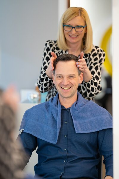 Salon Friseur Bella     Claudia