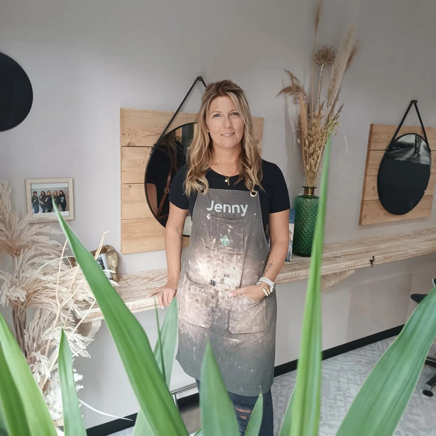 Salon Cut and Style Hairdesign