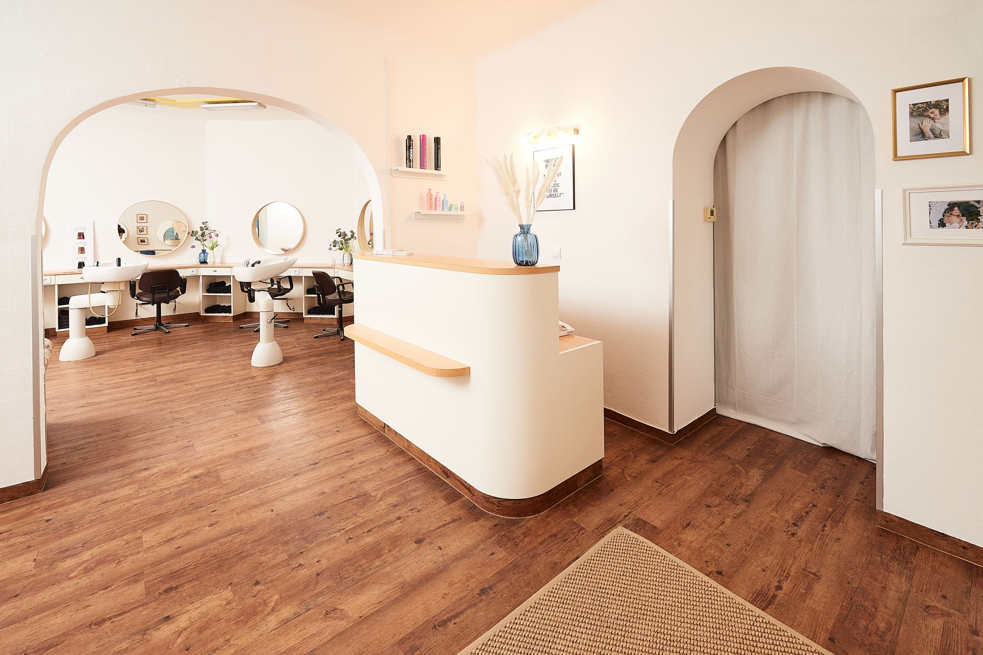 Salon Nadja Haugeneder